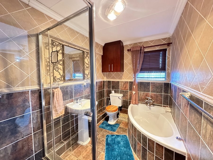 3 Bedroom Property for Sale in Fonteine Park Western Cape